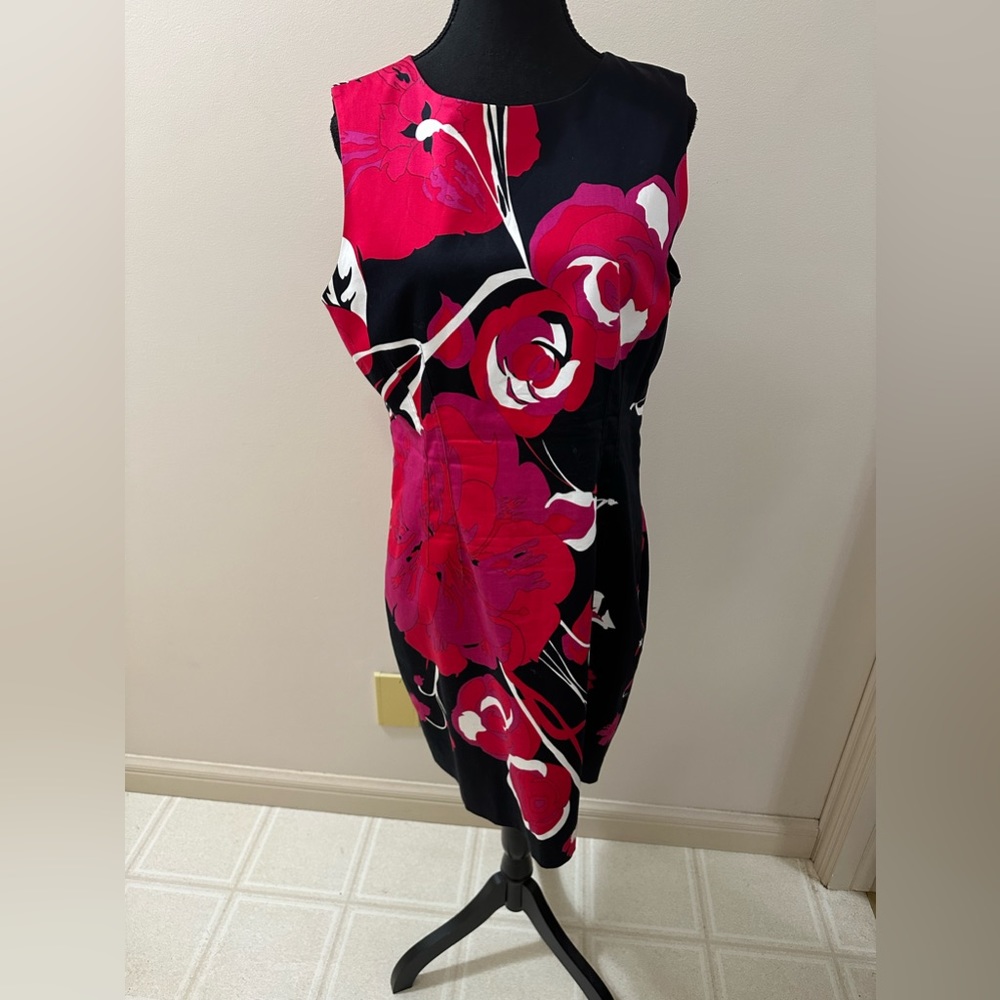 Tahari dress - size: 12